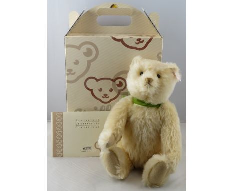 A modern limited edition Steiff bear, 230/5000, boxed with certificate 