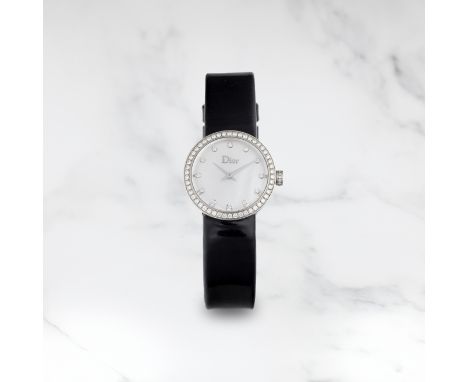 DIOR. MONTRE BRACELET DE DAME EN ACIER SERTIE DE DIAMANTS MOUVEMENT QUARTZDIOR. A LADY'S STAINLESS STEEL AND DIAMOND SET QUAR