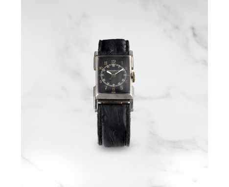 JAEGER-LECOULTRE. MONTRE BRACELET EN ACIER DE FORME RECTANGULAIRE MOUVEMENT MECANIQUEJAEGER-LECOULTRE. A STAINLESS STEEL MANU