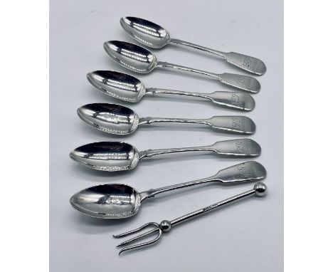 A set of six hallmarked silver tea spoons along with a silver pickle fork, total weight 107.1g