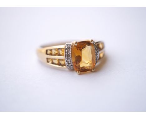 CITRINE AND DIAMOND DRESS RING
on nine carat gold shank, ring size U