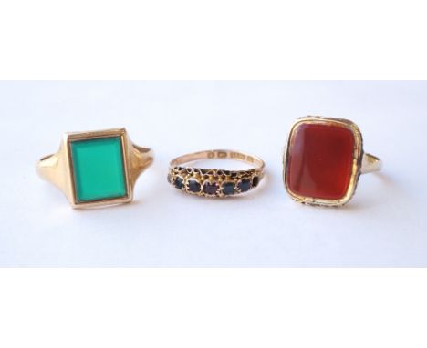 VICTORIAN GENTLEMAN'S HARDSTONE SIGNET RING
set in eighteen carat gold, ring size M, a later example set in nine carat gold, 