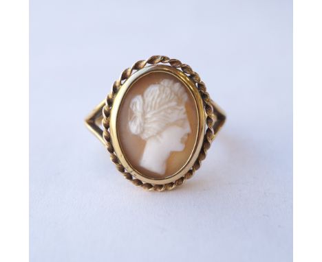 VICTORIAN HARDSTONE CAMEO DRESS RING
with Classical female profile, set in nine carat gold, ring size O