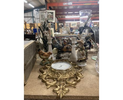 A MIXED LOT TO INCLUDE A GILT FRAMED BAROMETER, CANDLESTICKS, CAPIDOMONTE STYLE FIGURES, VASES WITH CERAMIC FLORAL DETAIL, ET