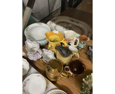 A MIXED LOT OF CERAMICS TO INCLUDE PEWTER LIDDED JUG, ART DECO BURLEIGH WARE JUG ETC 