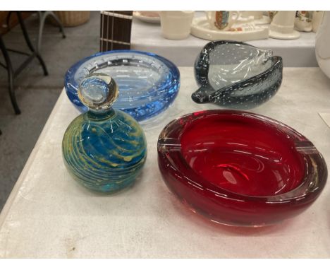 TWO WHITEFRIARS BUBBLE GLASS BOWLS, A MDINA PAPERWEIGHT AND A CRANBERRY GLASS ASHTRAY 