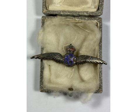 A VINTAGE HALLMARKED SILVER AND ENAMEL REC BROOCH, BOXED 