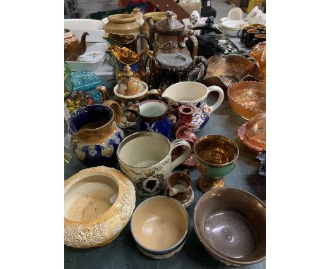 A LARGE QUANTITY OF VINTAGE CERAMICS TO INCLUDE A BARGEWARE TEAPOT, ROYAL DOULTON JUG, A GRIFFIN CANDLESTICK, JUGS, BOWLS, ET