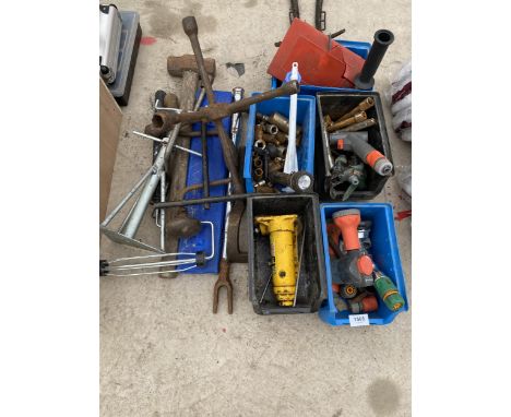 AN ASSORTMENT OF TOOLS TO INCLUDE SOCKETS AND BRACE DRILLS ETC 