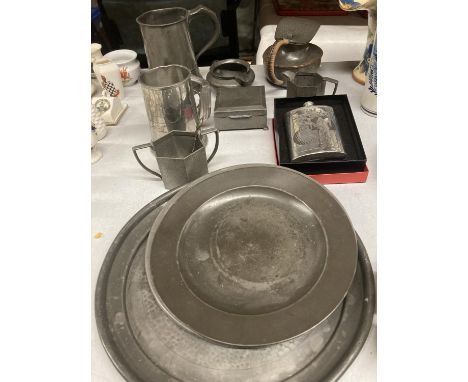 A LARGE QUANTITY OF PEWTER ITEMS TO INCLUDE PLATES, HIP FLASK, TANKARDS, BOXES, JUGS ETC 