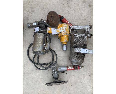 AN ASSORTMENT OF COMPRESSOR TOOLS TO INCLUDE A RATCHET GUN, SANDER AND SPRAY CANISTER ETC 