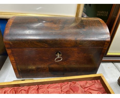 A 19TH CENTURY ROSEWOOD DOME TOPPED TEA CADDY 