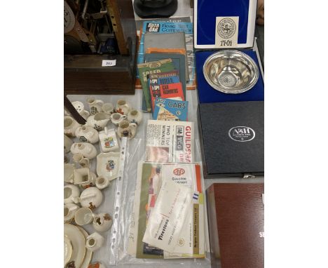 A QUANTITY OF VINTAGE AUTOMOBILE BOOKS AND EPHEMERA TO INCLUDE I-SPY BOOKS 