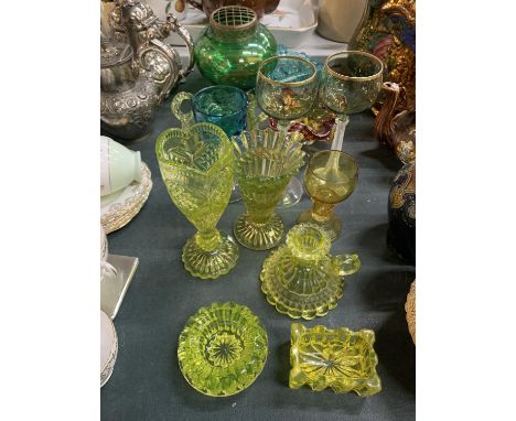 A QUANTITY OF VINTAGE COLOURED GLASS TO INCLUDE A ROSE BOWL, A CANDLESTICK, BOWLS, GLASSES, ETC 