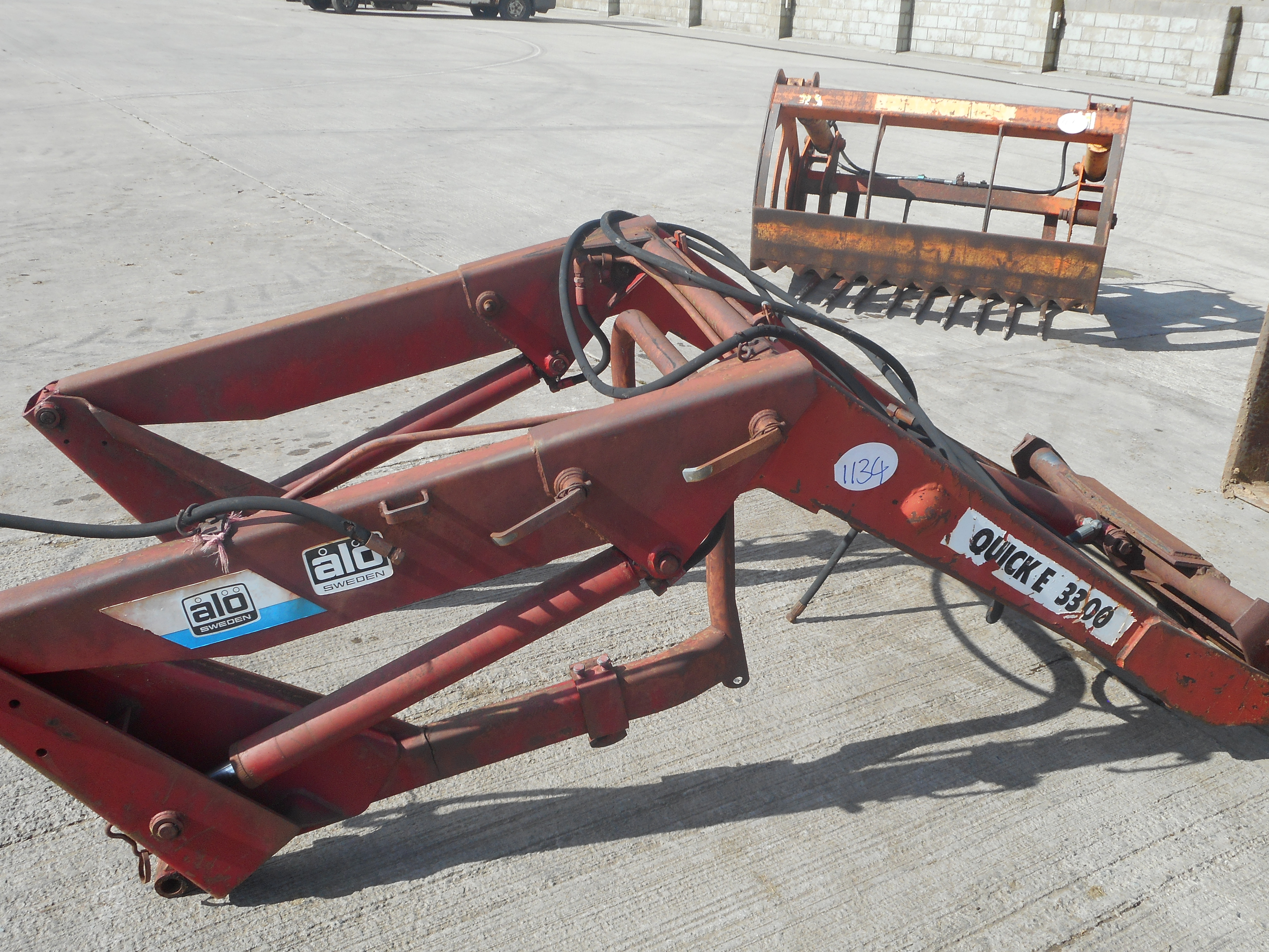 QUICKE 3301 LOADER BOOM