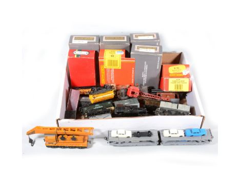 OO gauge model railway wagons and vans; twenty-one including makers Hornby, Dapol, Bachmann and others, along with two plasti