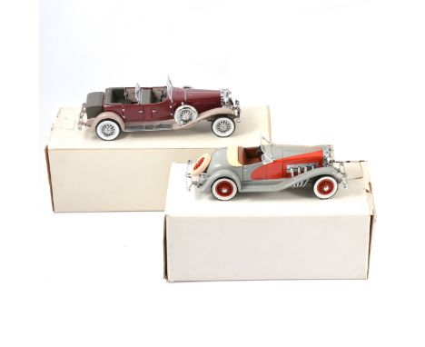 Franklin Mint 1:24 scale model 1930 Dusenberg J, boxed with paperwork; along with a Danbury Mint 1:24 scale 1935 Dusenberg SS