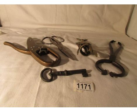 5 vintage items including Georgian sugar cutter, Chinese/Japanese scissors, nut cracker, corkscrew etc