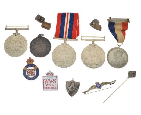 Collection of gentleman's collectables to include Second World War medals, Ulster Unionist enamel badge, Edwardian silver Mas