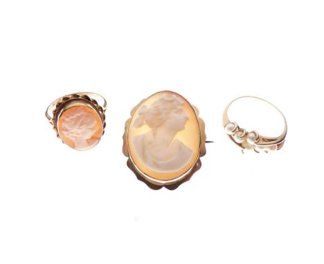 9ct gold cameo ring, size R approx, together with a similar brooch, and a yellow metal ring set freshwater pearls, size T app
