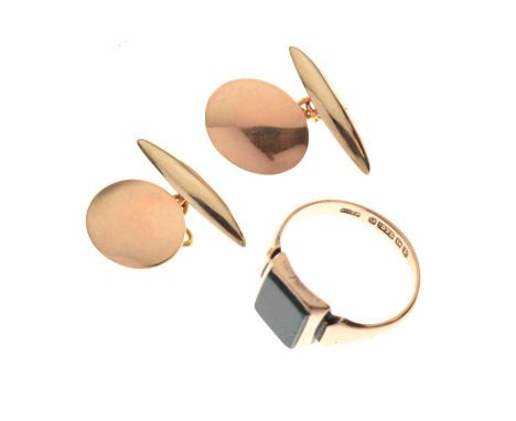 Pair of 9ct gold cufflinks, Chester 1914, 8.4g approx, and a 9ct gold bloodstone signet ring, size Q½ approx, 4.6g gross appr