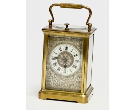 A good quality Late 19th Century brass carriage clock. With key. 9x8x13cm 