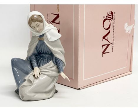 A NAO ‘Virgin Mary’ figurine. With box. 18cm 