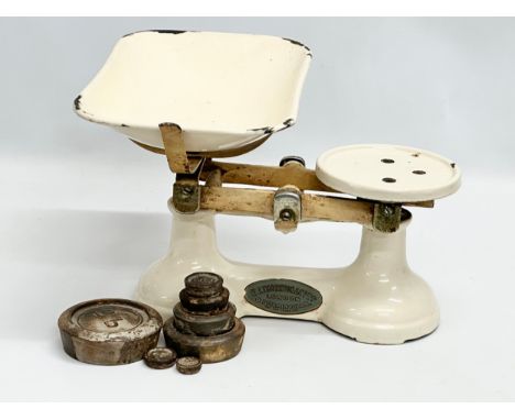 An F.J. Thornton &amp; Co LTD scales and weights. 32cm 