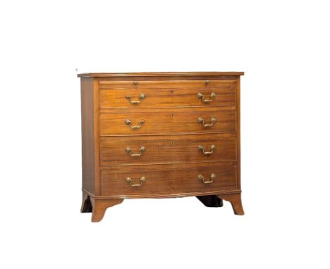 An Early 20th Century George III style mahogany bow front bachelor's chest on splayed bracket feet. 91.5x53x86cm 