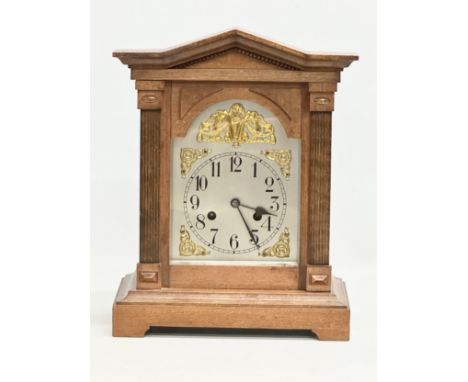 A large Late 19th Century German mantle clock. Junghans B13. With pendulum. 29x17x38cm 