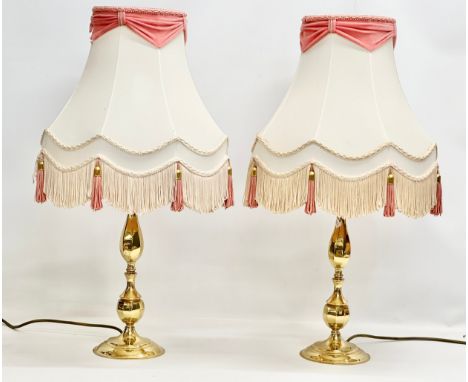 A pair of large good quality World Lighting brass table lamps. 70cm 