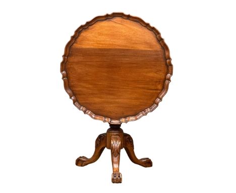A Chippendale style mahogany tilt top pedestal table. 76x74cm 