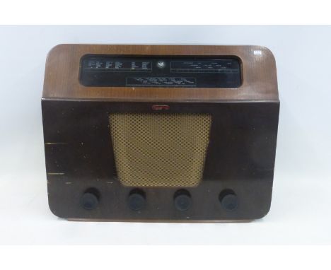 An early wooden cased Murphy radio serial model no. 717181.