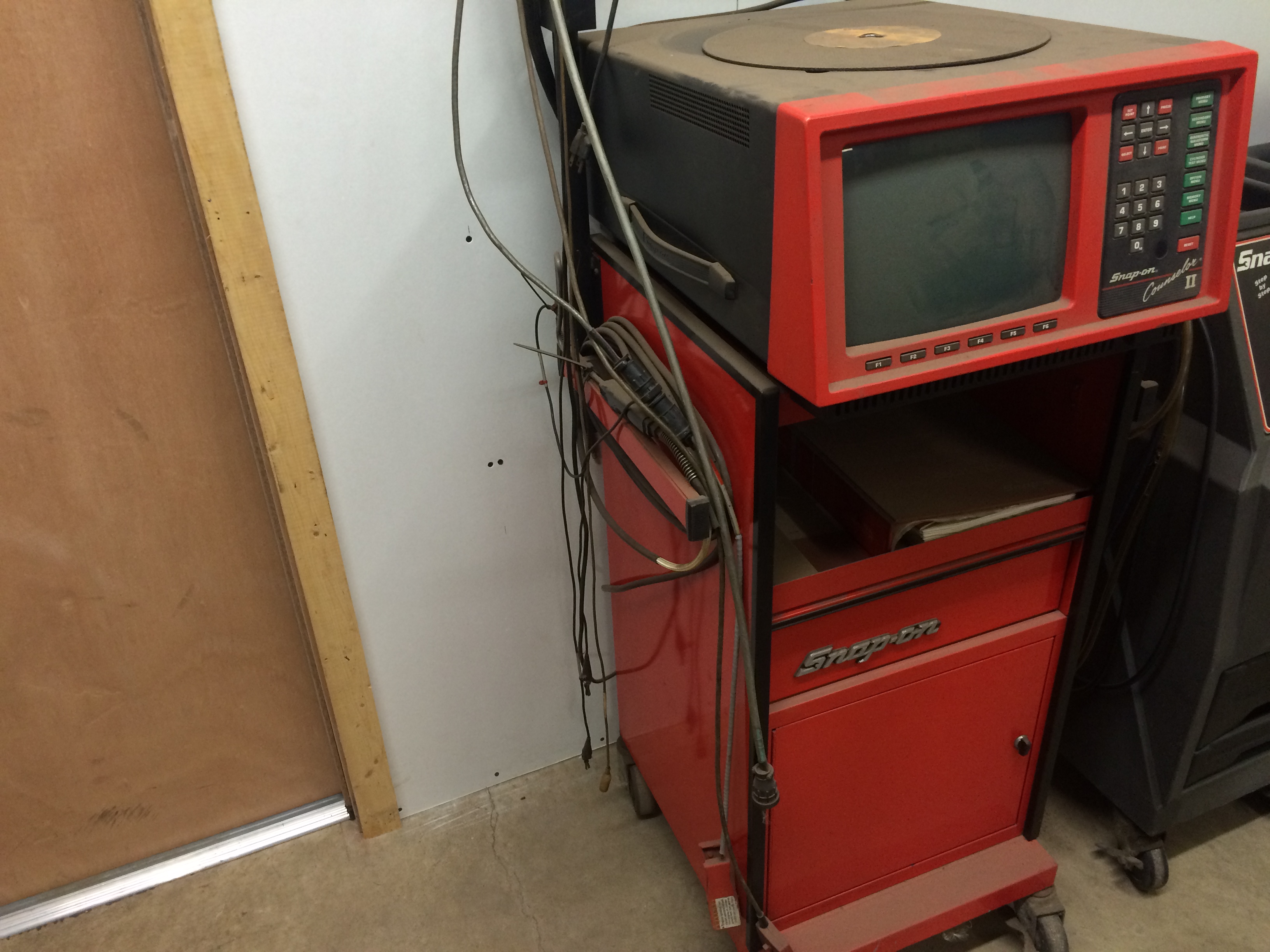 { Group of lots 7,8,12,13,14,16,17,18,19 } Snap on Counselor II