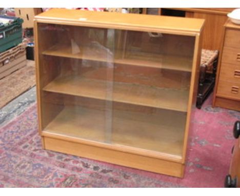 LIGHT OAK ERCOL STYLE TWO DOOR GLAZED SLIDING BOOKCASE 