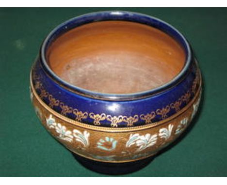 ROYAL DOULTON HANDPAINTED AND GILDED CERAMIC JARDINIERE, APPROXIMATELY 19cm HIGH 