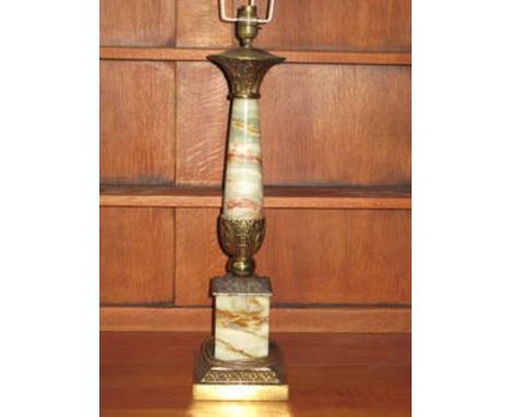 GILT METAL AND ONYX TABLE LAMP, APPROXIMATELY 58cm HIGH 