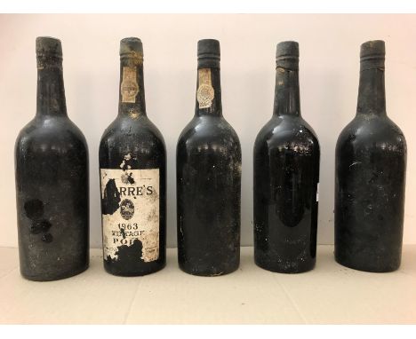 Warre's vintage port 1963,11 bottlesCondition report: levels: 2 upper shoulder, others top shoulder