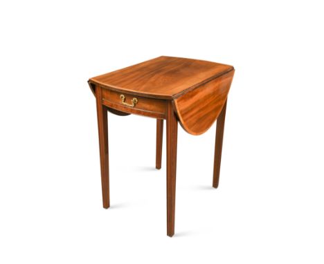 A George III mahogany pembroke table,the oval crossbanded top above frieze drawer on moulded tapering legs 71 x 94 x 46cm, op