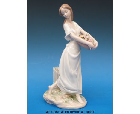 A boxed Lladro figure "Privilege Society 2004" 