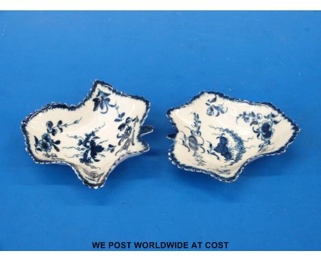 A pair of first / Dr Wall period Worcester blue and white pickle leaf dishes