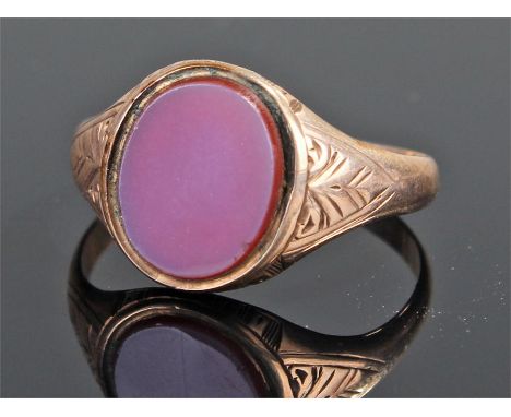 9 carat gold signet ring, with oval agate stone, ring size N, 1.7 grams