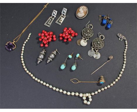 Mixed jewellery, to include a brooch, stick pin, swivel seal, earrings, necklace, etc, (qty)