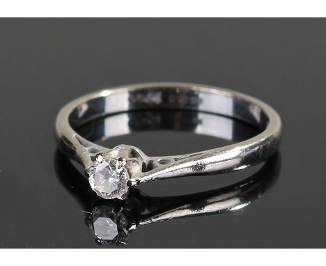 18 carat white gold and diamond set ring, with a single diamond to the mount, ring size K 1/2