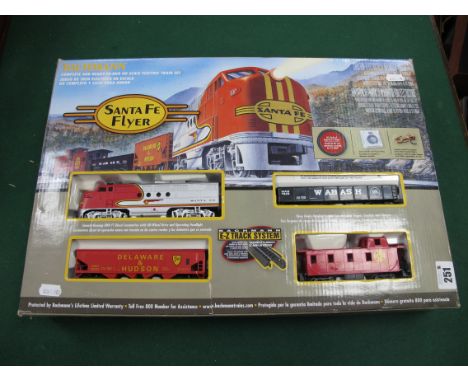A Bachmann #00647 'HO' Gauge Santa Fe Flyer Train Set, to include FT diesel, loco red and silver, open quad hopper, Gondola, 
