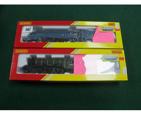 Two Hornby 'OO' Gauge/4mm Boxed 4-6-2 Steam Tender Locomotives, Ref No R3284 TTS class A1 'Flying Scotsman' L.N.E.R green R/N