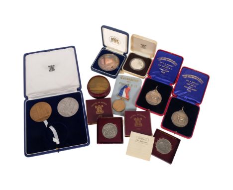 Cased commemorative coins and medals, including The Light Horse Breeding Society 1938 and 1939