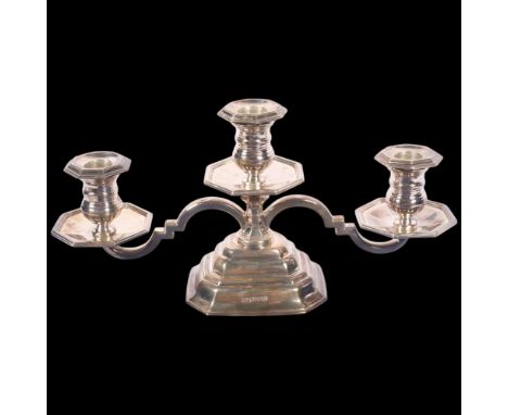 An Elizabeth II silver 3-light table candelabra, Mappin & Webb, Sheffield 1969, with octagonal removeable sconces and drip tr