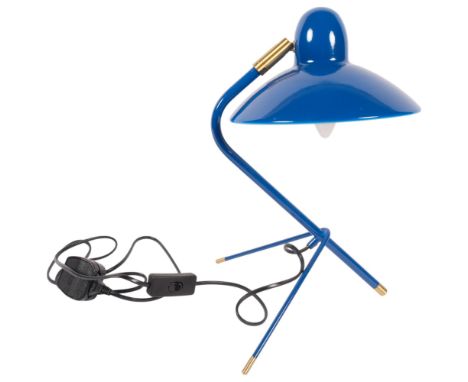 Di Classe, an Arles mid-century style desk lamp, by Domei Endo, with adjustable shade, in working order with LED bulb, H35cm