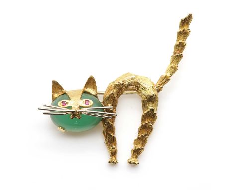A novelty cat brooch, c.1955-1965,with an oval cabochon chrysoprase head, applied faceted ruby eyes and white wire whiskers. 